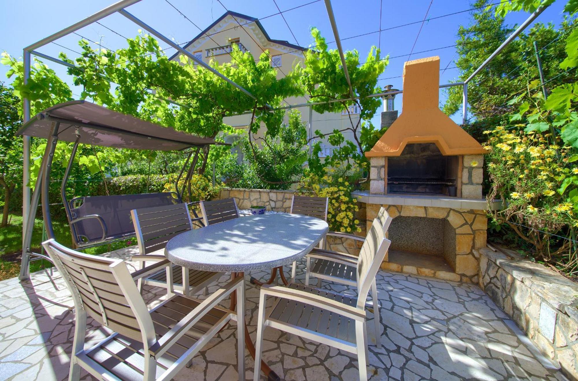 Apartment Bazina - Airconditioning, Parking, 500M From The Beach Крк Экстерьер фото